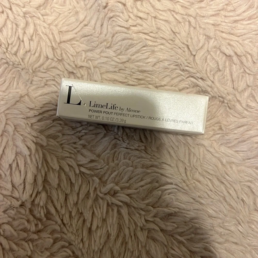 2/$30 LimeLife - Power Pout Perfect Lipstick - 104 - Red Haute - Picture 4 of 4